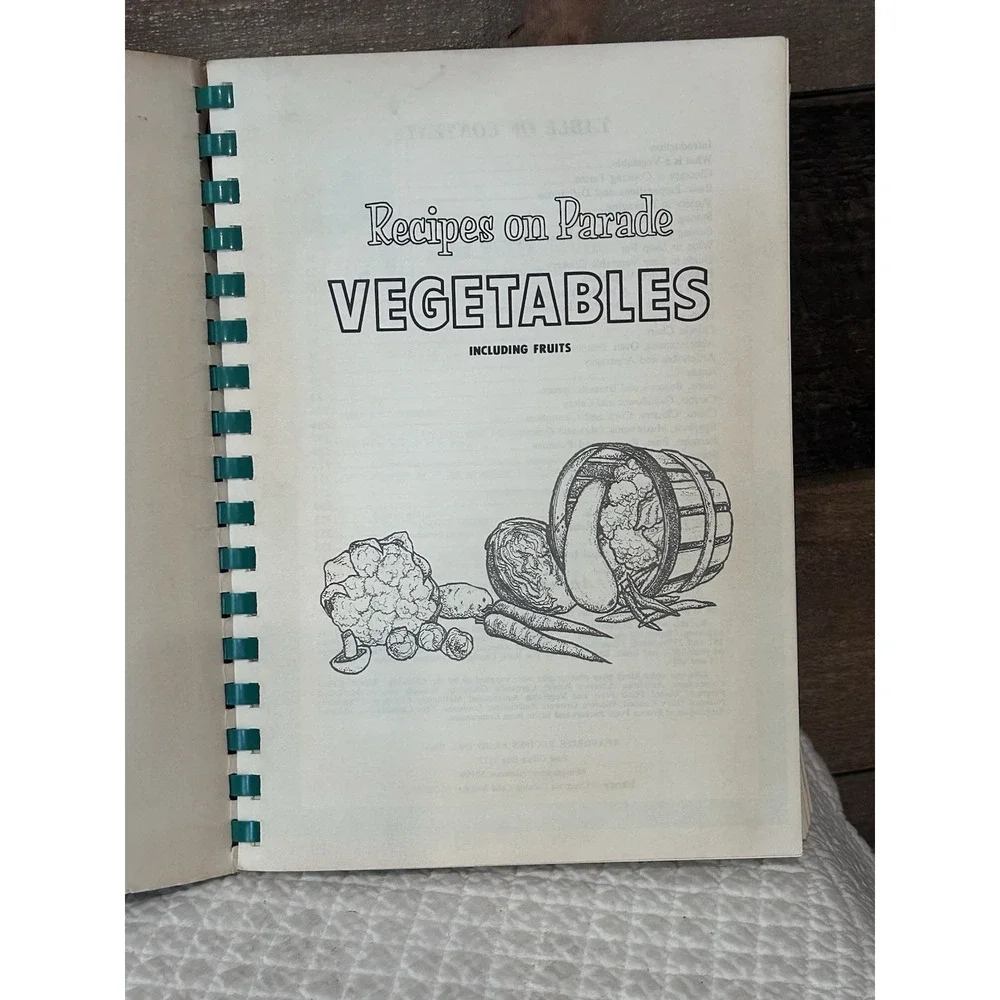 Recipes On Parade Vegetables  Fruits 2000‎ World Wide Favorites Vintage 1968